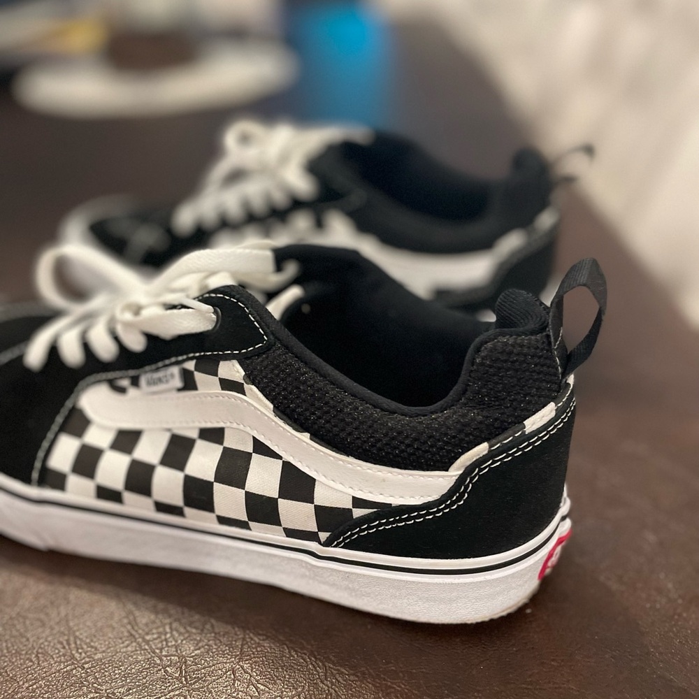 Like New! Men’s 10.5 Vans Classic Black and White Checkered Shoes